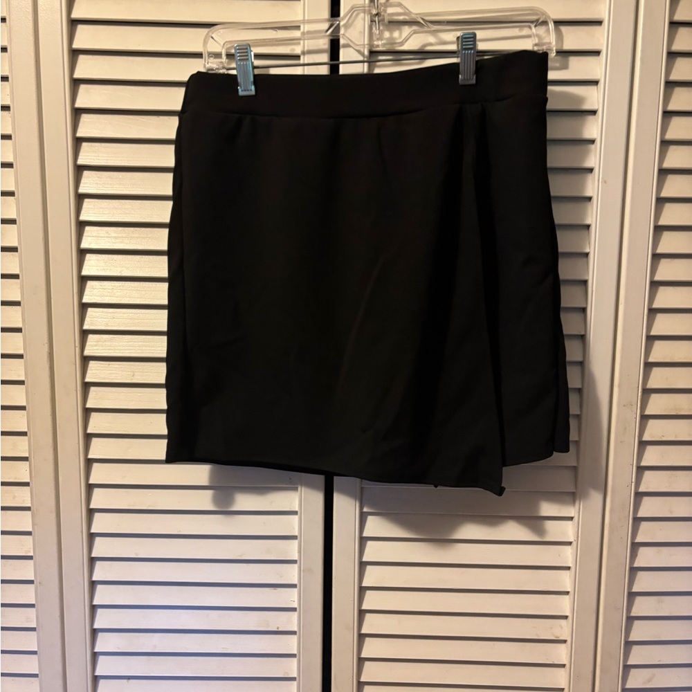 Boohoo Black Asymmetrical Wrap Mini Skirt size 10